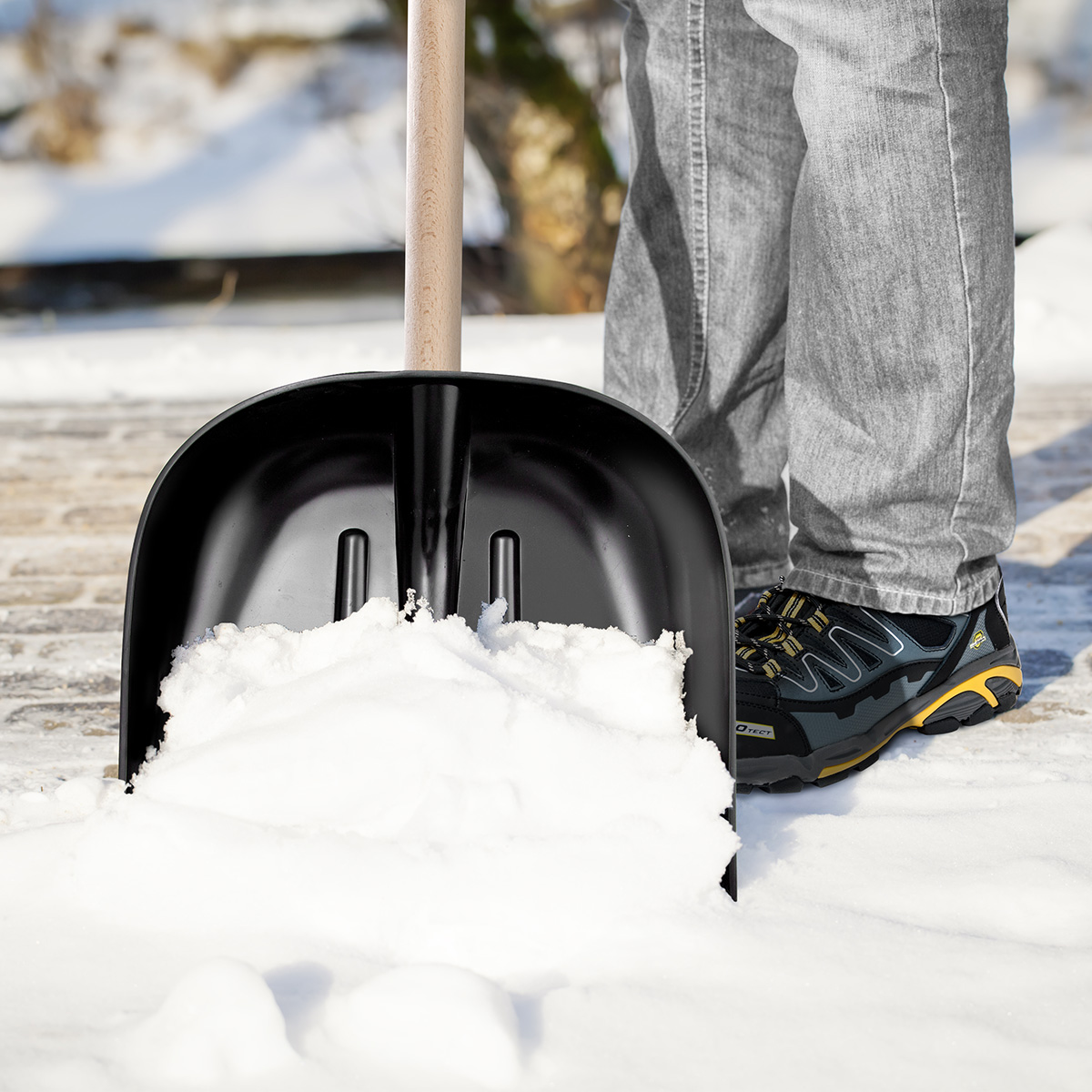 Lopata za sneg, 40x40cm, crna, ojačana limom 